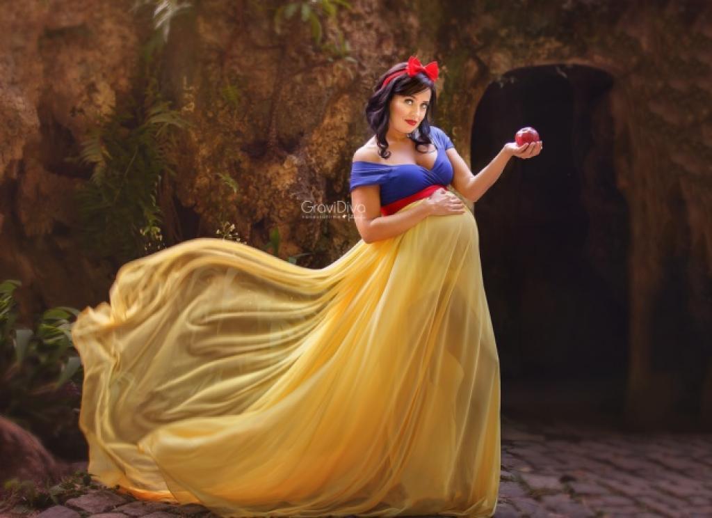 Elle photographie des princesses Disney enceintes...une idée originale