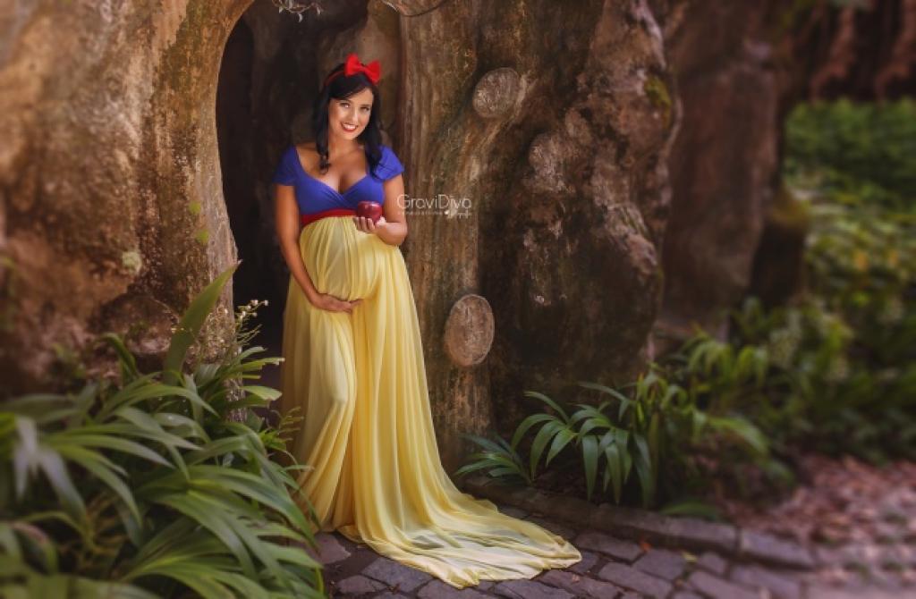 Elle photographie des princesses Disney enceintes...une idée originale