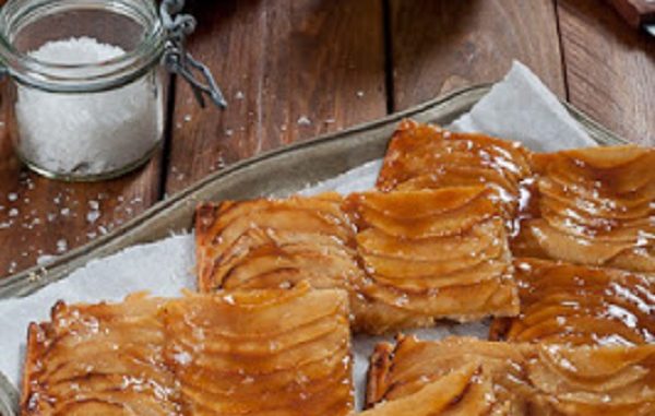 Tarte fine aux pommes caramélisées