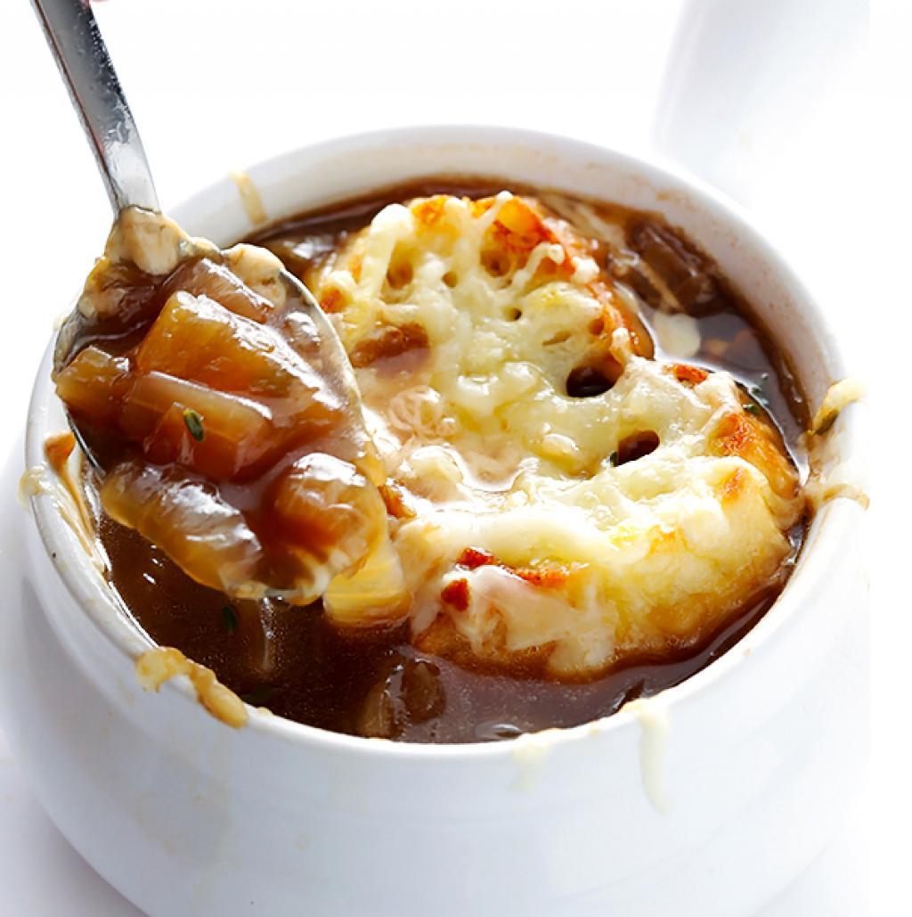 Soupe à l'oignon gratinée